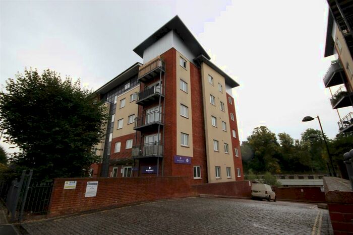 2 Bedroom Flat To Rent In New North Road, Exeter, EX4