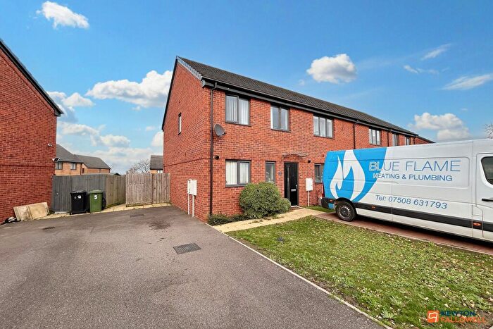 3 Bedroom End Of Terrace House To Rent In Draper Road, Gunthorpe, Peterborough, PE4