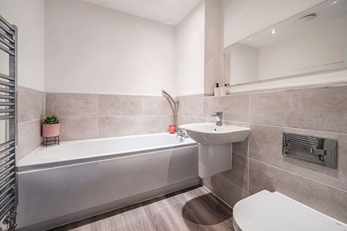 5 Bedroom Detached House For Sale In Vantage Copse, Bursledon, SO31