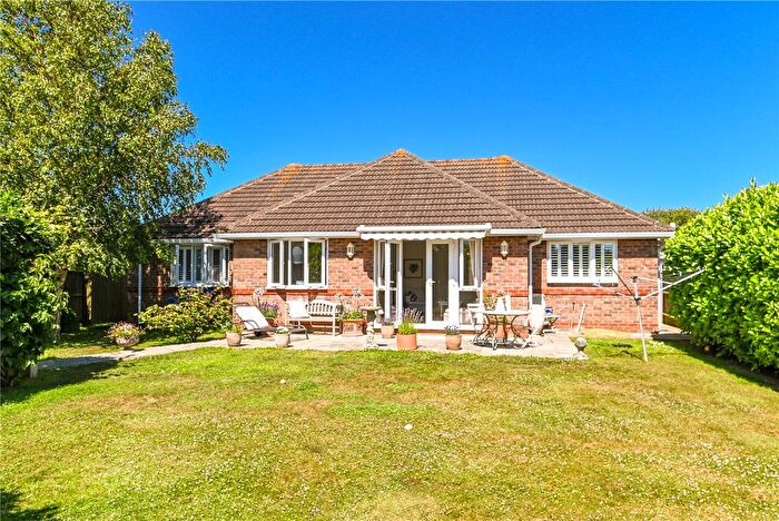 3 Bedroom Bungalow For Sale In Durland Close, New Milton, Hampshire, BH25