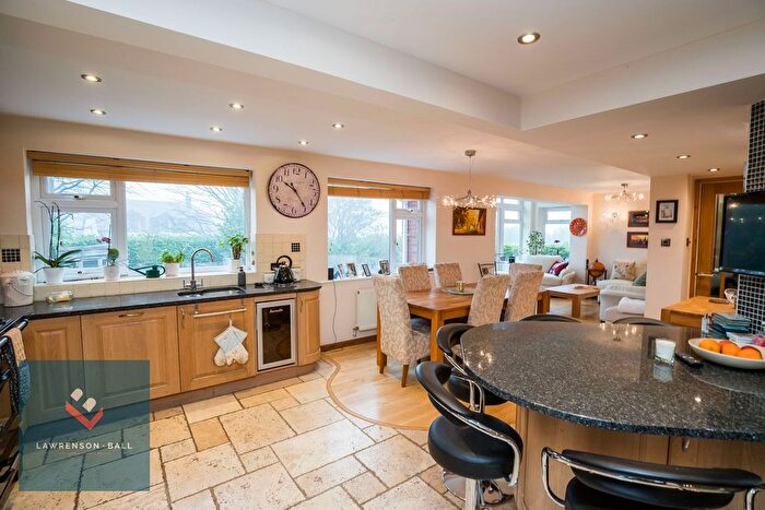 4 Bedroom Detached House For Sale In Springbourne, Frodsham, WA6