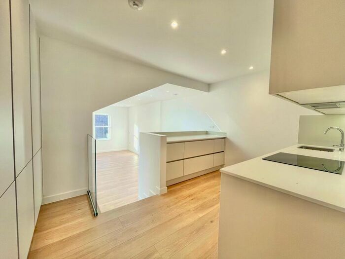 1 Bedroom Apartment To Rent In Archway Road, Highgate, N6