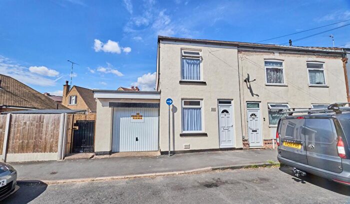 2 Bedroom End Of Terrace House For Sale In New Street, Hinckley, LE10