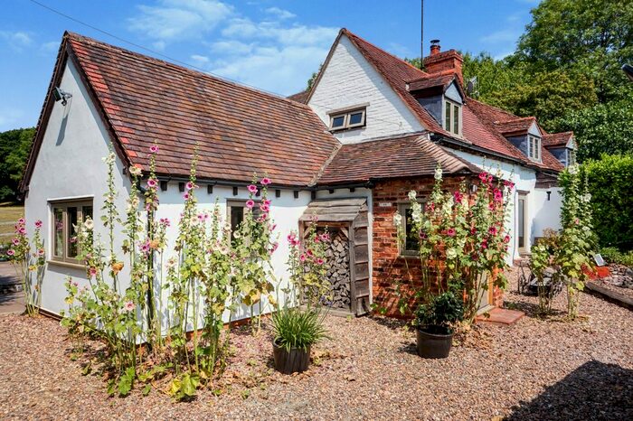 2 Bedroom Semi-Detached House For Sale In Droitwich Road, Feckenham, Redditch, B96