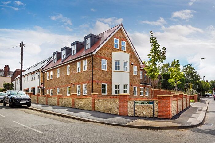 2 Bedroom Flat To Rent In Albion Road, Reigate, RH2