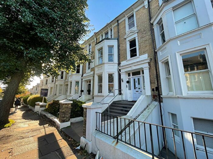 7 Bedroom Flat To Rent In Denmark Villas, Hove, BN3
