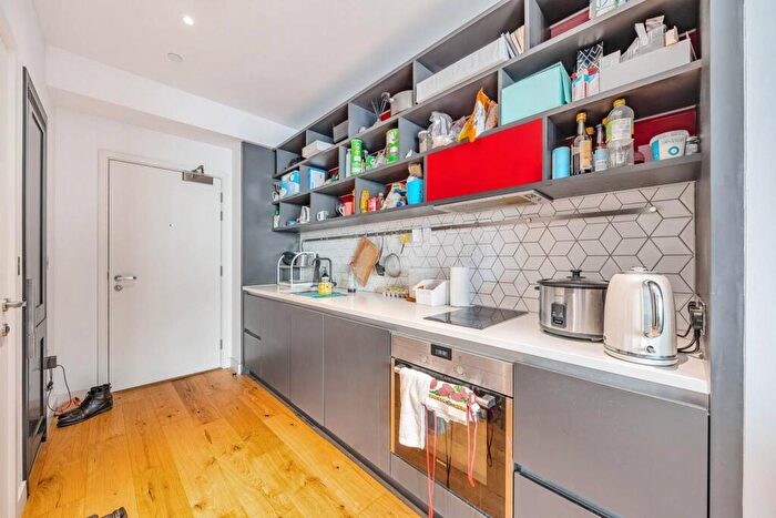Studio To Rent In Modena House, Tower Hamlets, E14