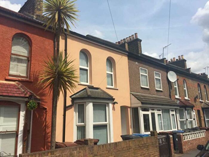 2 Bedroom Terraced House To Rent In Drapers Road, Stratford, E15