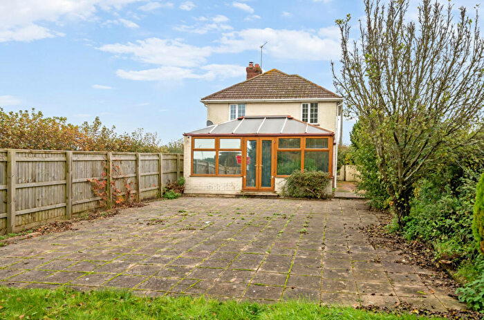 3 Bedroom Detached House For Sale In Burnetts Lane, Horton Heath, Hampshire, SO30