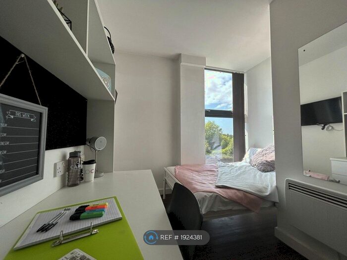 Studio To Rent In City Point, Liverpool, L5