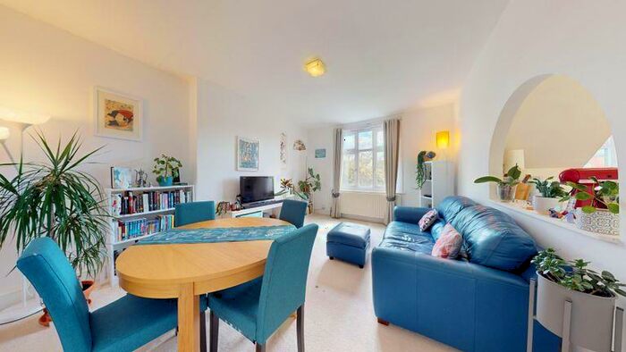 1 Bedroom Flat To Rent In Chatsworth Road, Mapesbury Estate, London, NW2