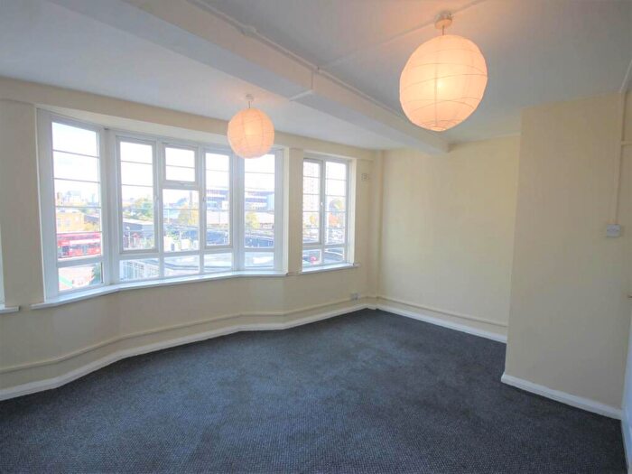 Studio To Rent In Mare Street, Hackney, London, E8