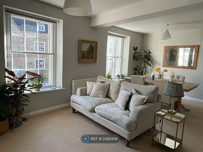 2 Bedroom Flat To Rent In West Street, Chipping Norton, OX7