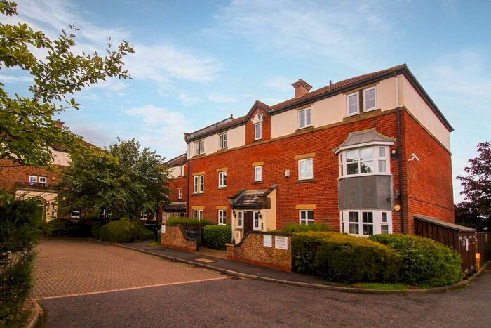 2 Bedroom Flat To Rent In Kielder Close, Killingworth, Newcastle Upon Tyne, NE12