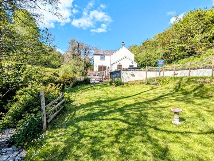 4 Bedroom Detached House For Sale In Trawsmawr, Carmarthen, Carmarthenshire., SA33