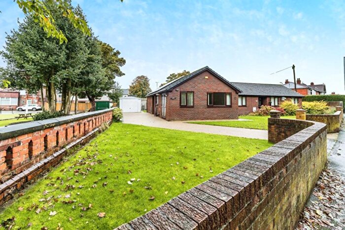 2 Bedroom Detached Bungalow To Rent In Bolton Road, Salford, M6