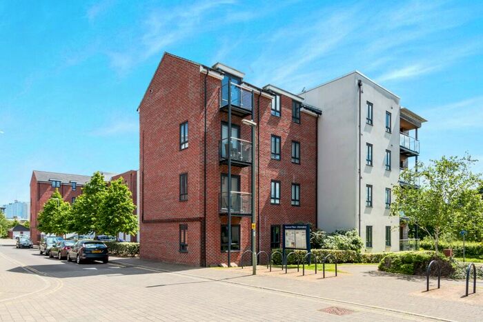2 Bedroom Apartment To Rent In Sinclair Drive, RG21