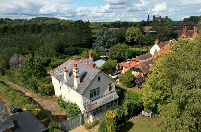 4 Bedroom Village House For Sale In Kingsley, Hampshire - Alton Miles, GU35