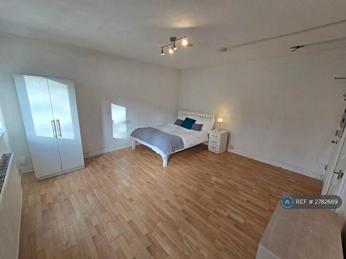 Studio To Rent In Pershore Road, Birmingham, B29