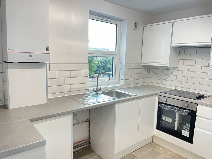 1 Bedroom Flat To Rent In King Edward Road, Waltham Cross, EN8