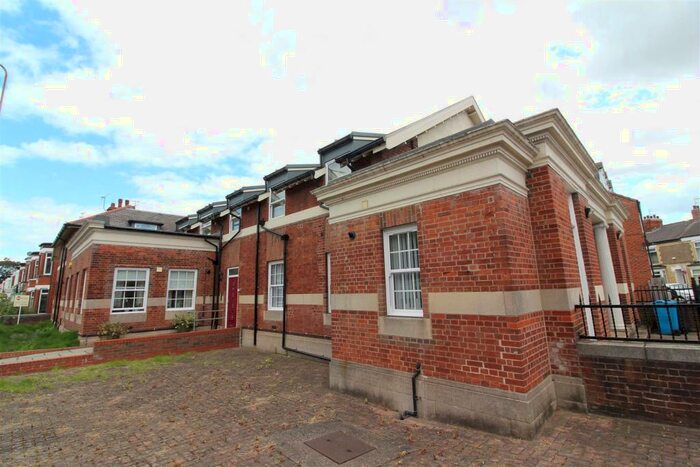 2 Bedroom Apartment To Rent In Chanterlands Avenue, Hull, HU5