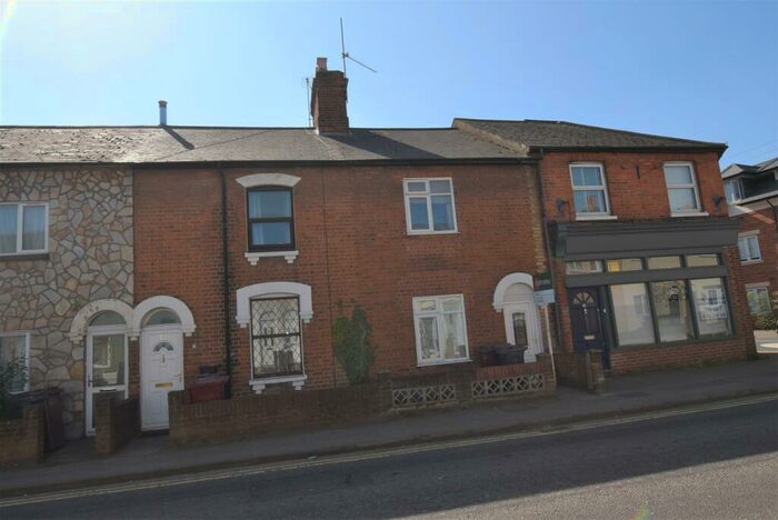 2 Bedroom Terraced House To Rent In Gosbrook Road, RG4
