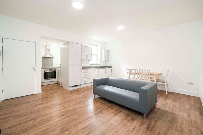 2 Bedroom Flat To Rent In The Broadway, The Broadway, UB1