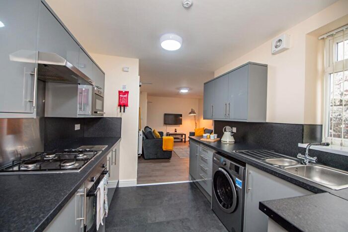 6 Bedroom Terraced House To Rent In Saxony Road, Liverpool, L7