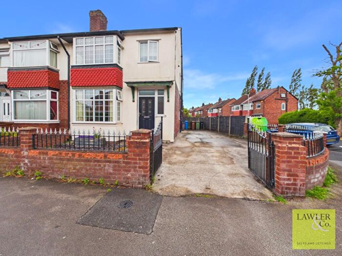 3 Bedroom Semi-Detached House For Sale In Lowndes Lane, Stockport, Cheshire, SK2