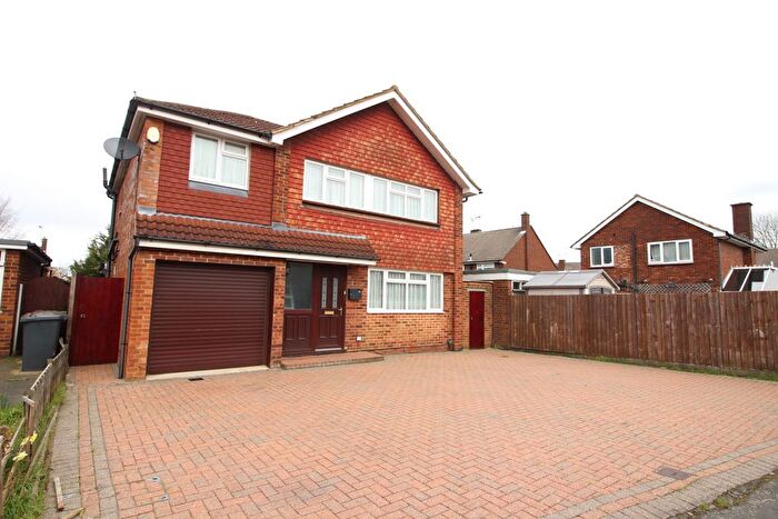 5 Bedroom Detached House To Rent In Cornfield Road, Bushey, Herts, WD23
