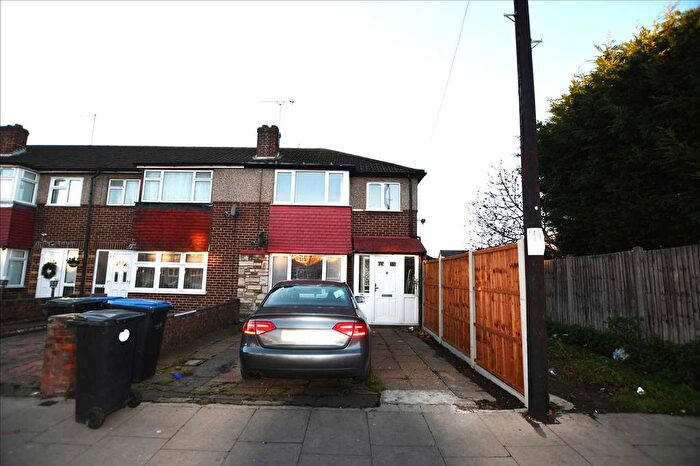 3 Bedroom Property To Rent In Brimsdown Avenue, Enfield, EN3