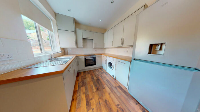 5 Bedroom Semi-Detached House To Rent In Gloucester Avenue, Lenton, Nottingham, NG7