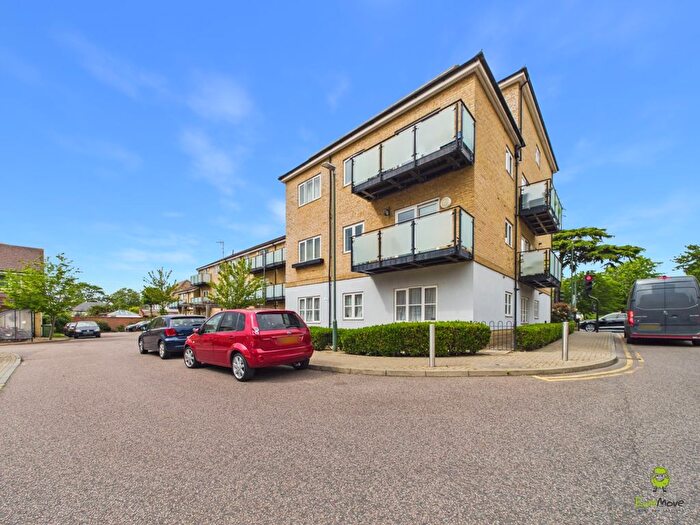 2 Bedroom Flat For Sale In Talehangers Close, Bexleyheath, Kent, DA6