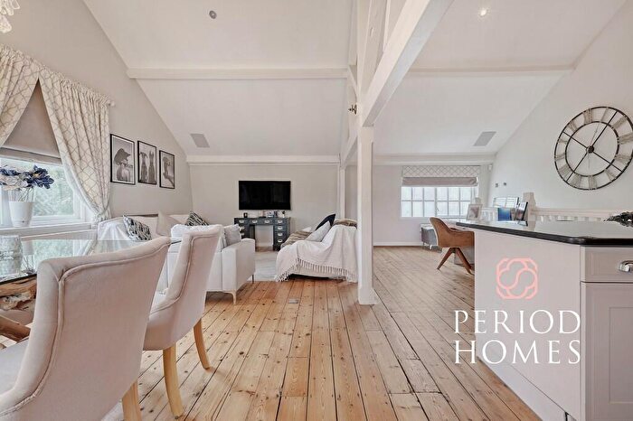 2 Bedroom Duplex For Sale In Market Place, Ingatestone, CM4