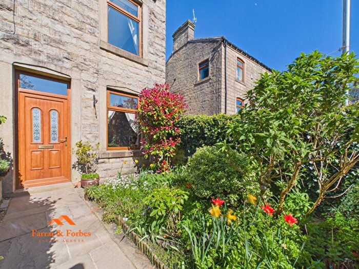 2 Bedroom End Of Terrace House For Sale In Winewall Lane, Winewall, BB8