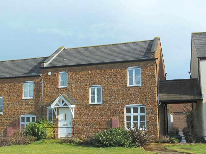3 Bedroom Semi-Detached House To Rent In Lapsley Drive, Banbury, OX16