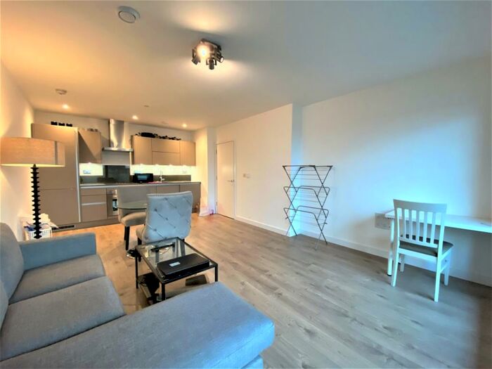 1 Bedroom Apartment To Rent In Legacy Tower, Stratford Central, Stratford, E15
