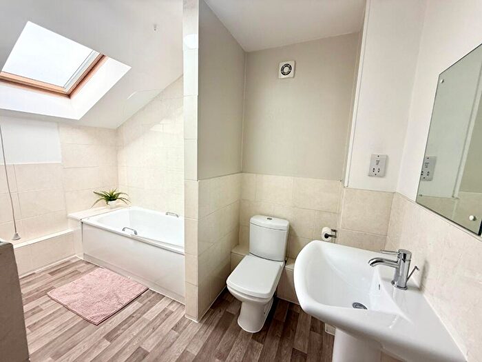2 Bedroom Apartment To Rent In North Sherwood Street, Nottingham, Nottinghamshire, NG1