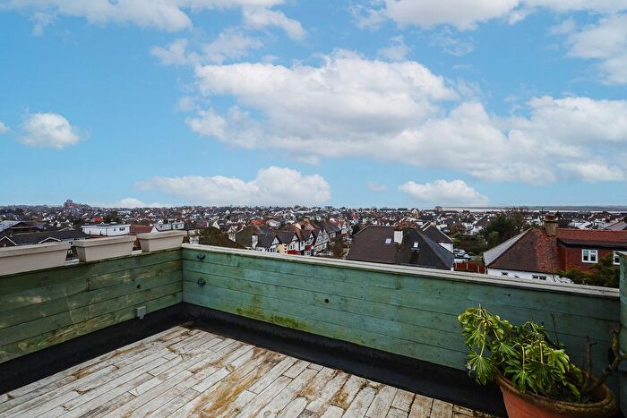 2 Bedroom Flat For Sale In London Road, Leigh-On-Sea, SS9