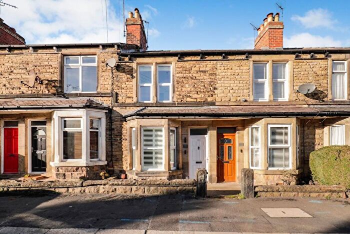 2 Bedroom House For Sale In Regent Avenue, Harrogate, HG1
