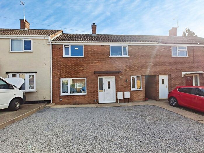 3 Bedroom Terraced House For Sale In Pear Tree Avenue, Nuneaton, Warwickshire, CV10