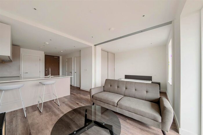 Studio To Rent In Azure Mansions, Clarendon, London, N8