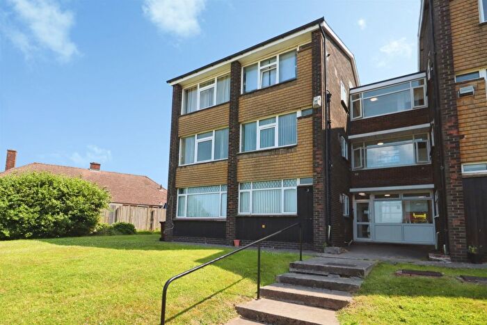 2 Bedroom Flat For Sale In Kennerleigh Road, Cardiff, CF3