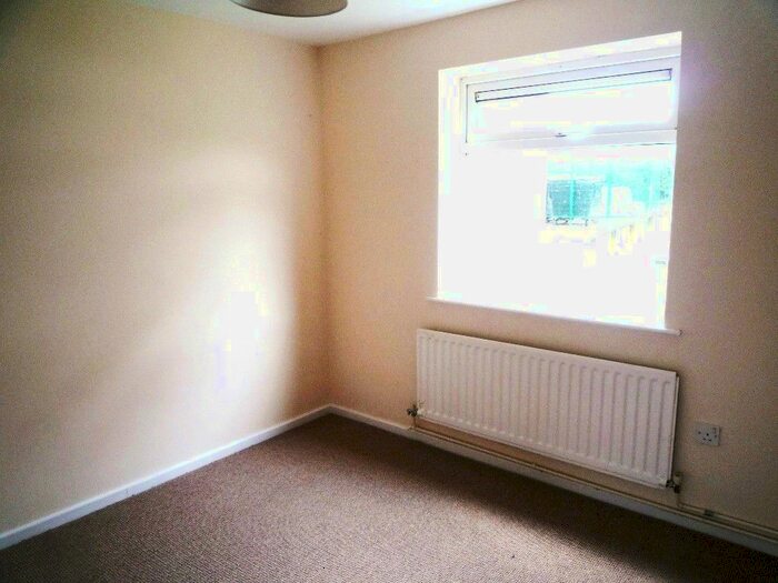 2 Bedroom Flat To Rent In Ash Lea Drive, Telford, Shropshire, TF2