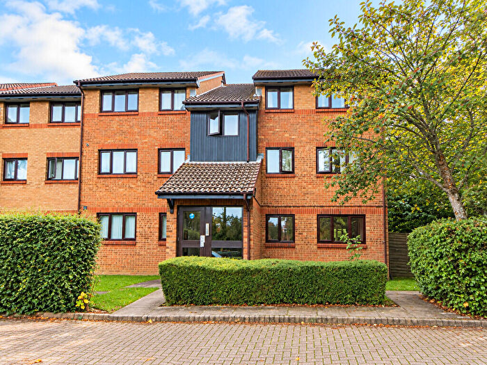 2 Bedroom Flat For Sale In Downs Close, Purbrook, PO7
