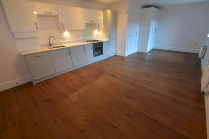 Studio To Rent In Pechiney House, The Grove, Slough SL1