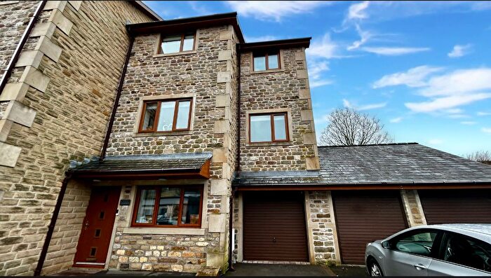 3 Bedroom Town House For Sale In Skipton Road, Trawden, Colne, BB8