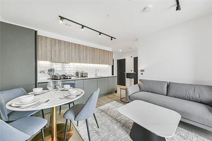 1 Bedroom Flat To Rent In North Kensington Gate, Scrubs Lane, NW10