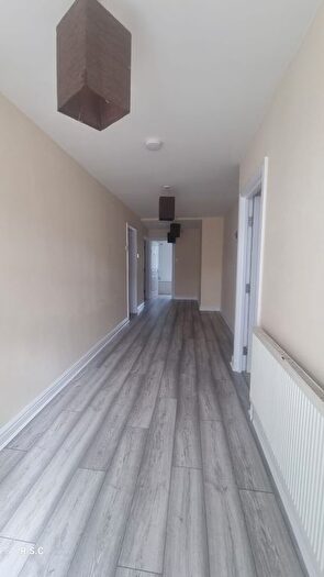 3 Bedroom Maisonette To Rent In Ash Grove, Southall, UB1