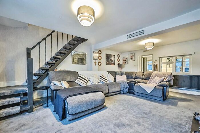3 Bedroom Semi Detached House For Sale In Nuthall Road, Nottingham, NG8